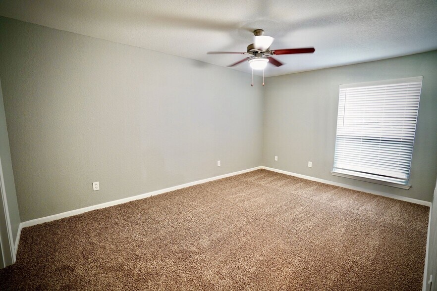 More Photos Of 424 S Bender Hollow, Humble Apartments For Sale