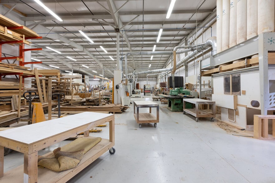 More Photos Of 641 Acorn Dr, Harrisonburg Manufacturing For Sale