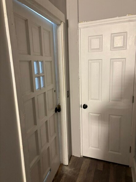 More Photos Of 1557 Mount Ephraim Ave, Camden Apartments For Sale