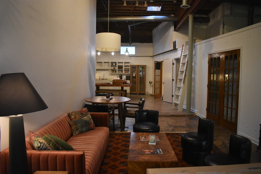 More Photos Of 275 SW Peters St, Atlanta Storefront For Sale