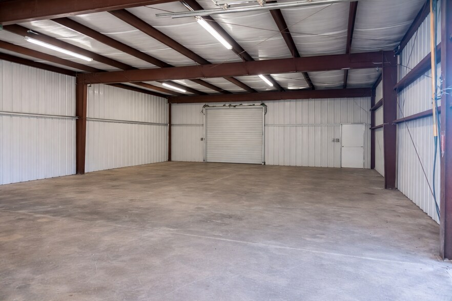 More Photos Of 25115 Marion Ave, Punta Gorda Warehouse For Lease