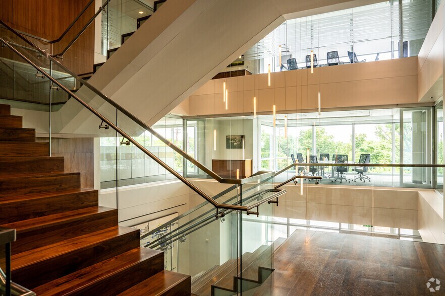 More Photos Of 1 Burton Hills Blvd, Nashville Unknown For Lease