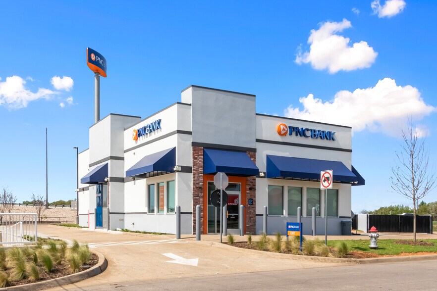 More Photos Of 12601 Lake June Rd, Balch Springs Bank For Sale