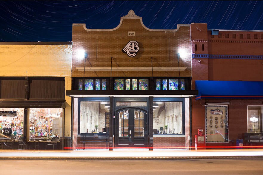 Primary Photo Of 109 N Ballard Ave, Wylie Restaurant For Lease