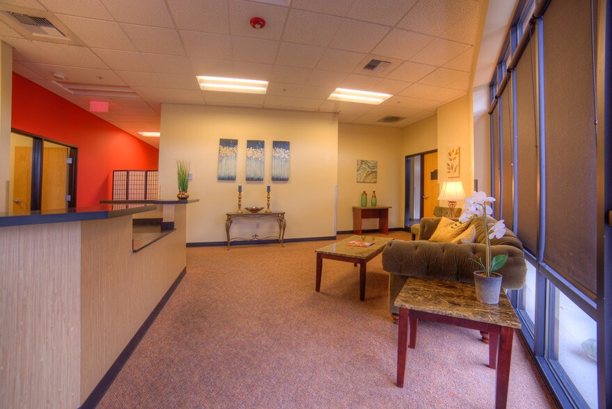 More Photos Of 410 W Bakerview Rd, Bellingham General Retail For Lease