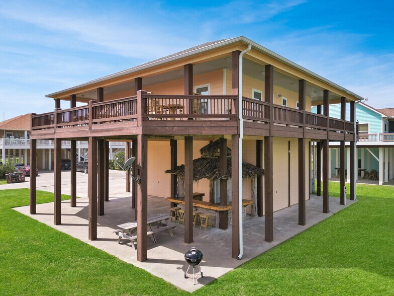 More Photos Of 944 Raymond, Crystal Beach Specialty For Sale