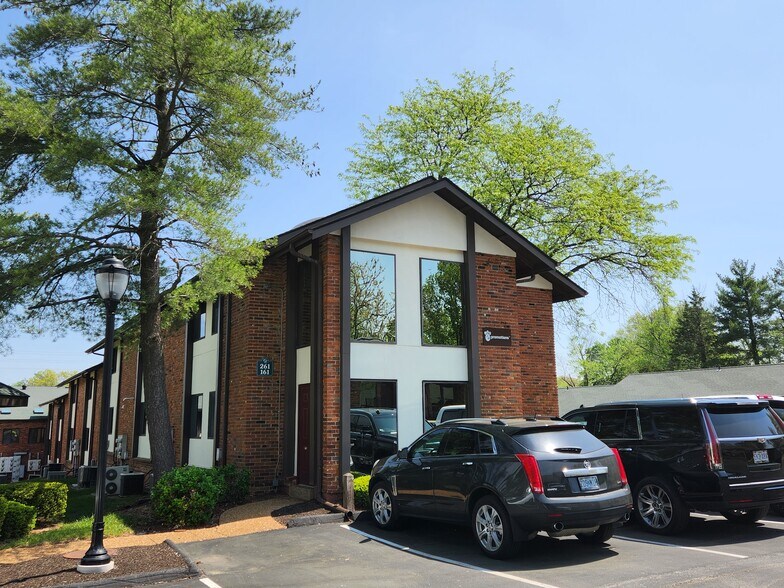 More Photos Of 101-279 Clarkson Executive Park, Ellisville Office For Lease