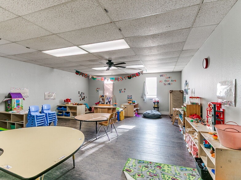 More Photos Of 809 SW 4th St, Moore Religious Facility For Sale