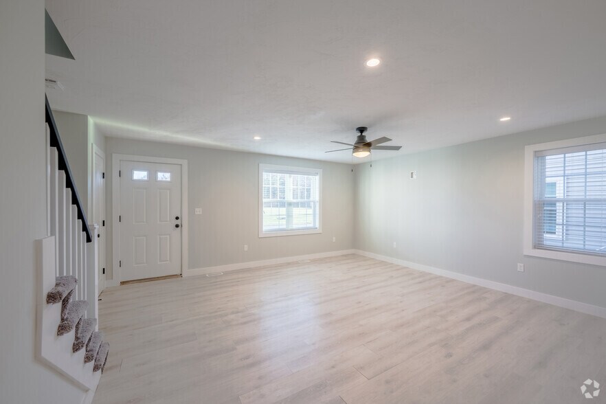 More Photos Of 5 Jakes Path, Middleboro Apartments For Sale