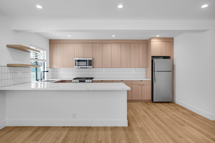 More Photos Of 12527 Cranbrook Ave, Hawthorne Apartments For Sale