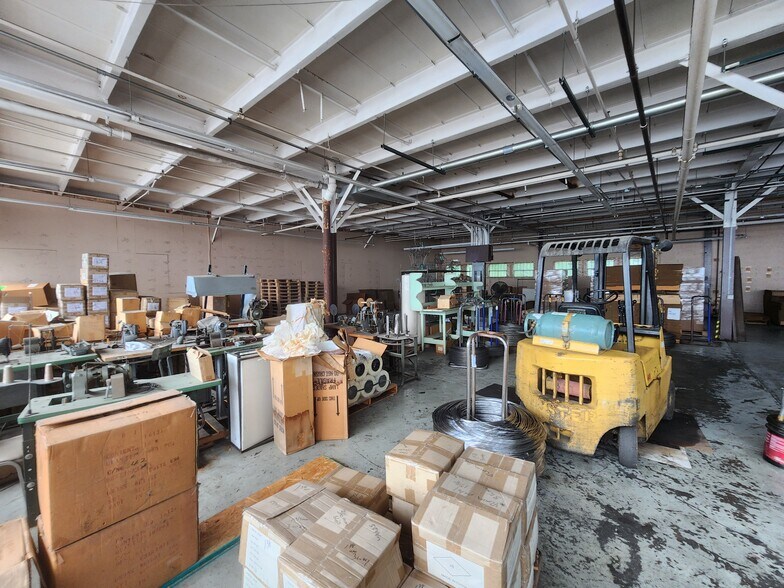 More Photos Of 943 Sanderson Ave, Scranton Warehouse For Sale