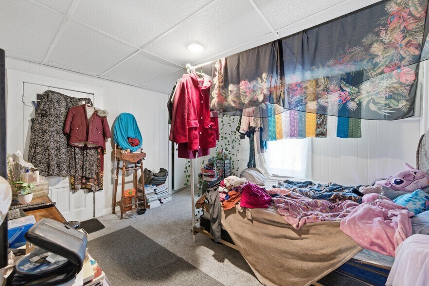 More Photos Of 198 N Main St, Salem Storefront Retail Residential For Sale