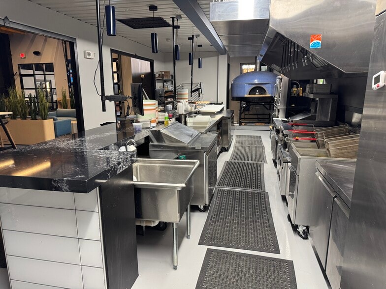 More Photos Of 19 Erie Blvd, Albany Apartments For Lease