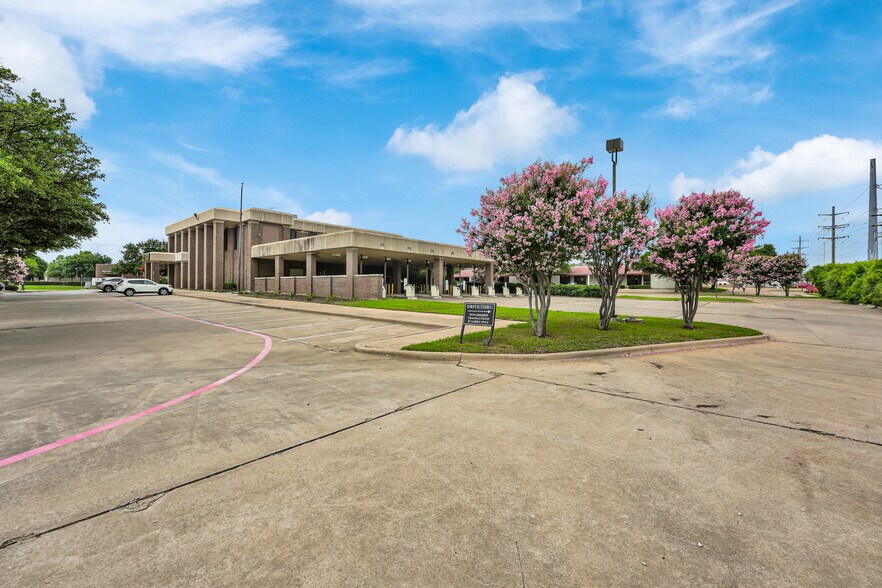 More Photos Of 601 N Plano Rd, Richardson Office For Sale
