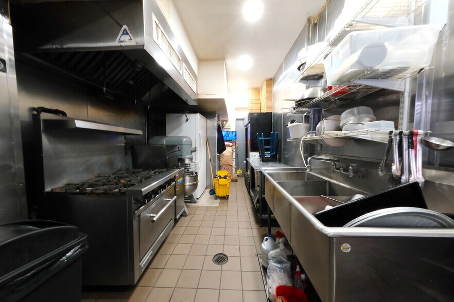 More Photos Of 536 E 14th St, New York Apartments For Lease