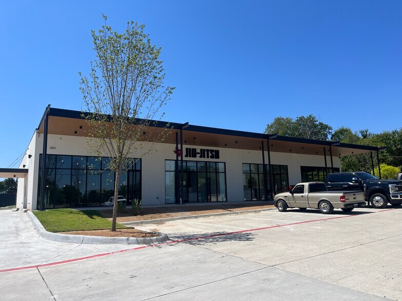 More Photos Of 3801 Virginia Pky, McKinney Storefront For Lease