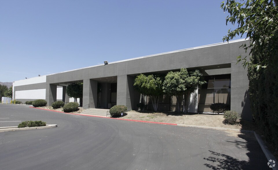 More Photos Of 21325 Superior St, Chatsworth Manufacturing For Lease