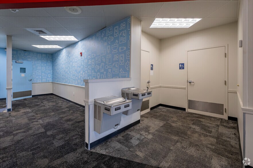 More Photos Of 3201 Seymour Hwy, Wichita Falls Drugstore For Sale