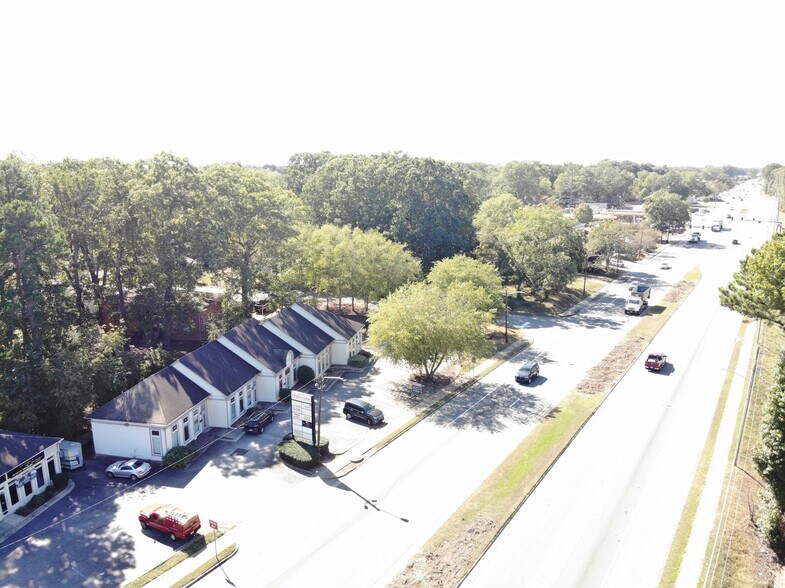 More Photos Of 1067 Forest Pky, Forest Park General Retail For Sale