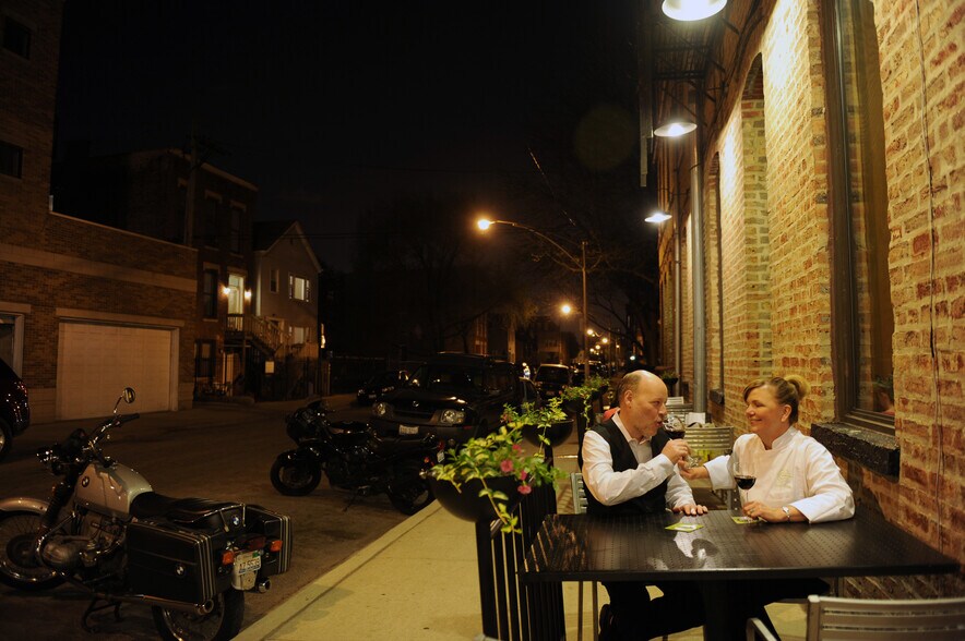 More Photos Of 1329 W Chicago Ave, Chicago Multifamily For Sale