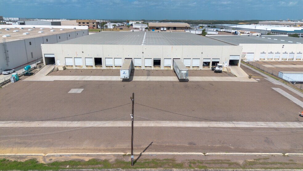 More Photos Of 14701 Atlanta Dr, Laredo Distribution For Lease