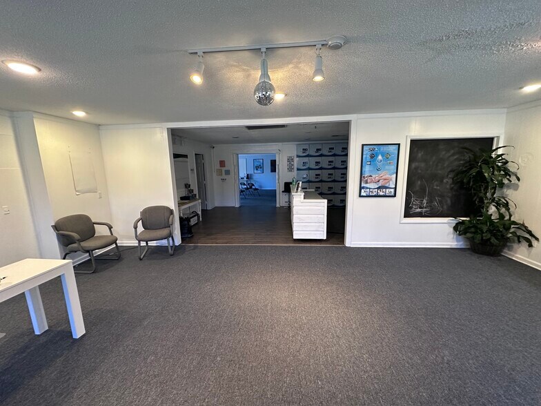 More Photos Of 224 AL-195, Jasper Storefront Retail Office For Sale