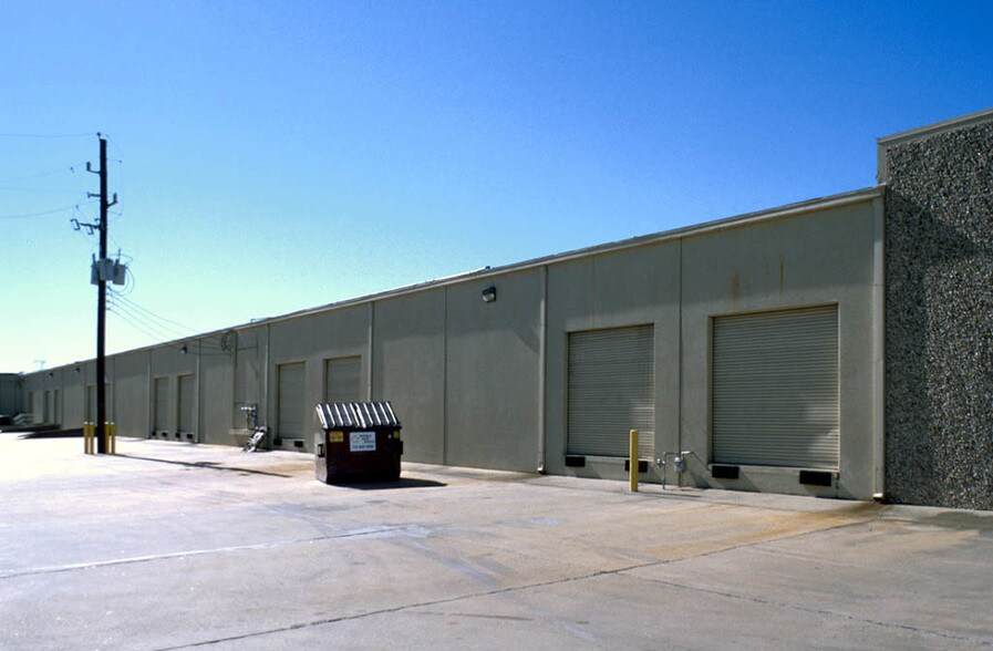 More Photos Of 7240 Brittmoore Rd, Houston Unknown For Lease