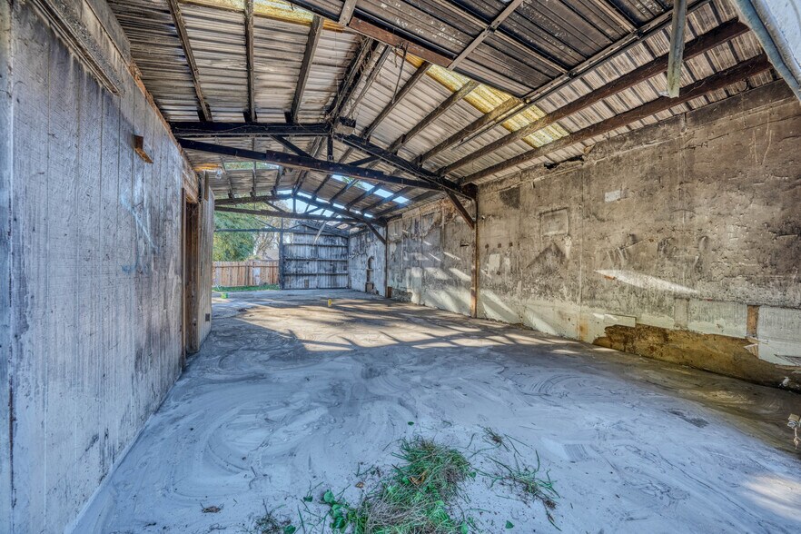 More Photos Of 3527 CA-20 Hwy, Upper Lake Flex For Sale