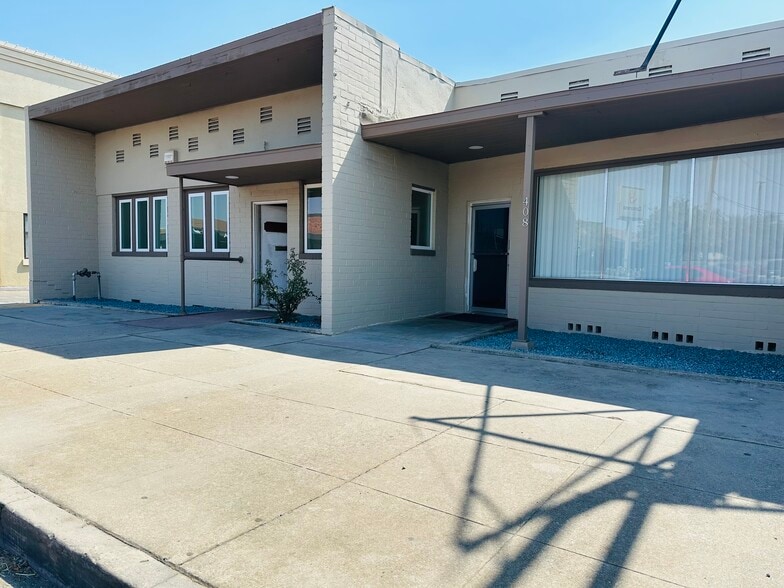 More Photos Of 408 E Yosemite Ave, Madera Freestanding For Sale