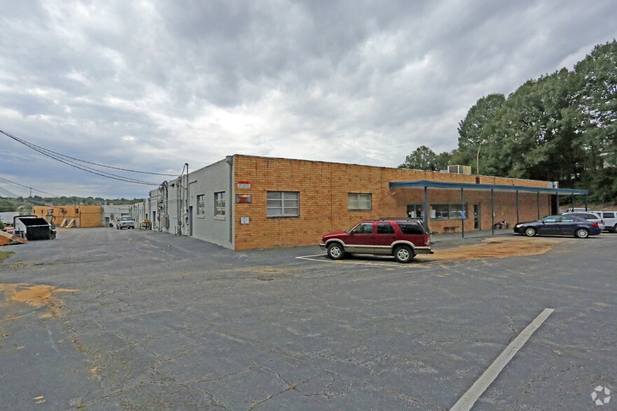 More Photos Of 120-168 Arnett Blvd, Danville General Retail For Sale