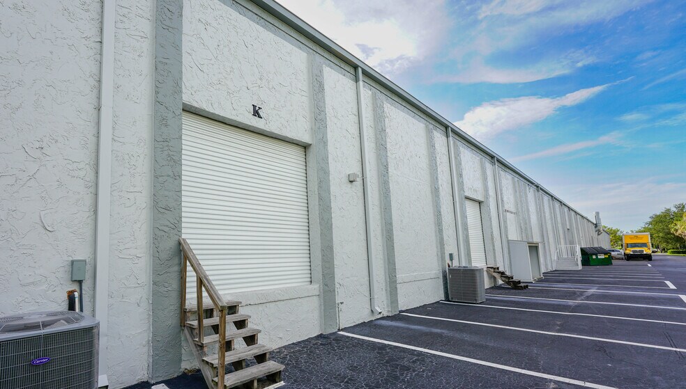 More Photos Of 4227 Enterprise Ave, Naples Warehouse For Lease