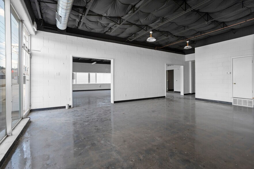 More Photos Of 1717 White Settlement Rd, Fort Worth Unknown For Sale