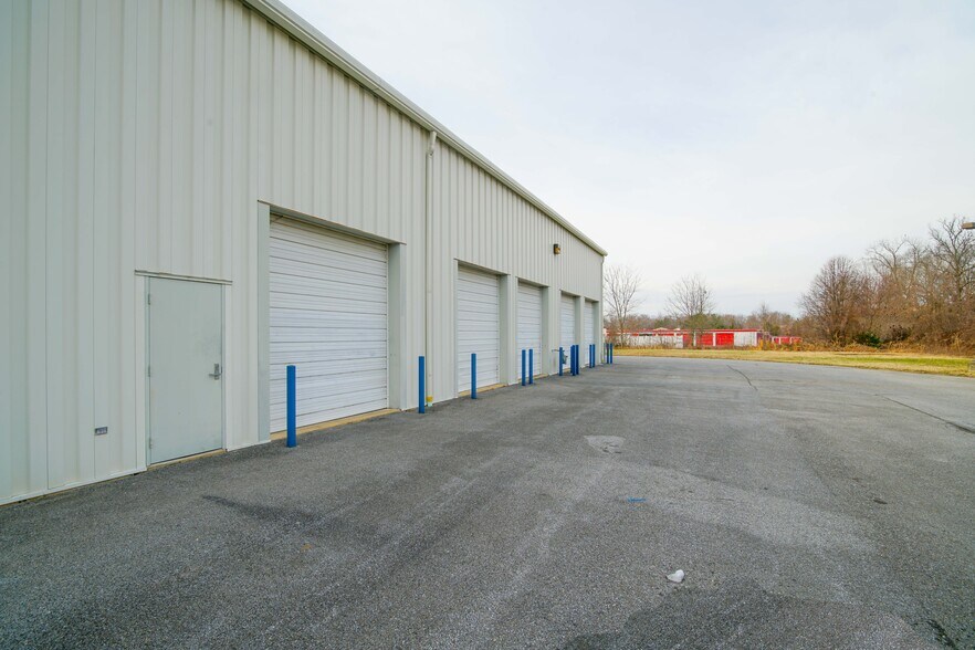 More Photos Of 5211 Cutter Ct, Prince Frederick Service For Lease