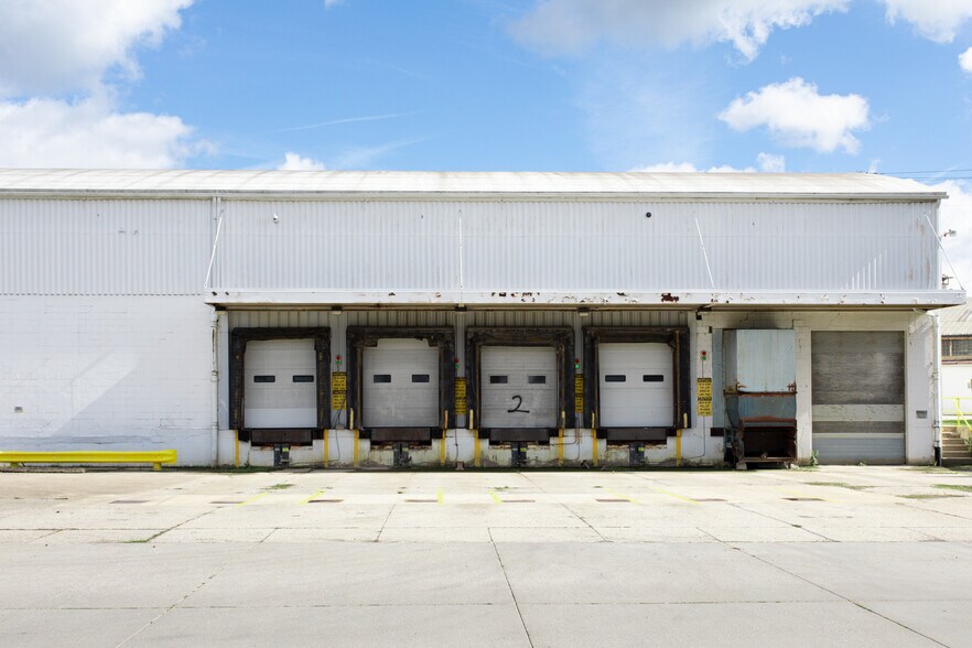 More Photos Of 150 Pottery Street, Perrysville Warehouse For Lease