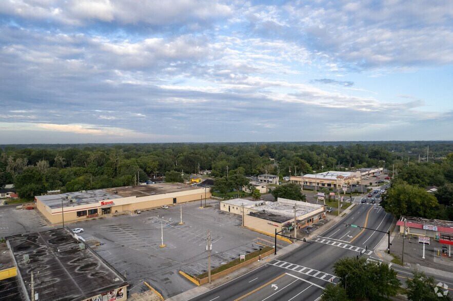 More Photos Of 8010-8014 Lem Turner Rd, Jacksonville Storefront Retail Office For Lease