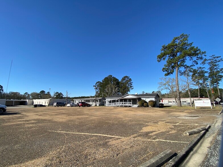 More Photos Of 1008 Dickerson Dr, Jasper Land For Lease