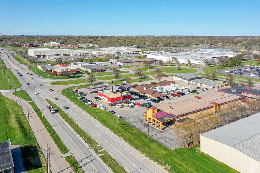 More Photos Of 1511 Center Park Rd, Lincoln Hotel For Sale
