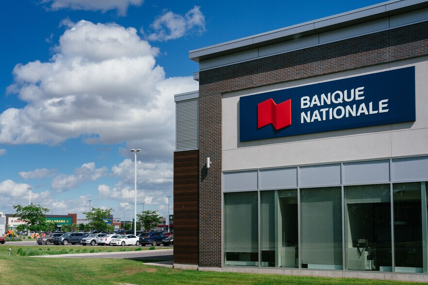 More Photos Of 534 Boul Cadieux, Beauharnois Freestanding For Lease