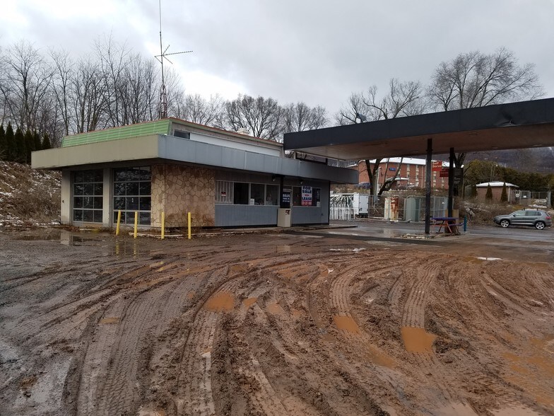 More Photos Of 1050 State Route 93, Sugarloaf Service Station For Sale