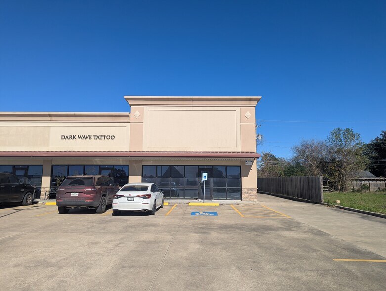 More Photos Of 421 S Memorial Fwy, Nederland Unknown For Lease