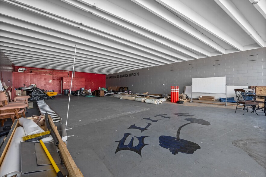 More Photos Of 518 Hillsboro Blvd, Manchester Storefront Retail Office For Sale