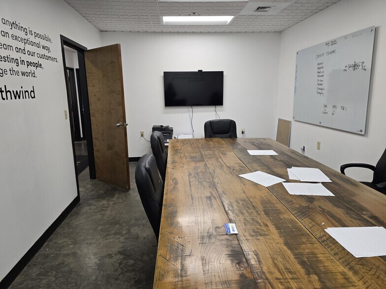 More Photos Of 362 Industrial Park Rd, Middletown Warehouse For Sale