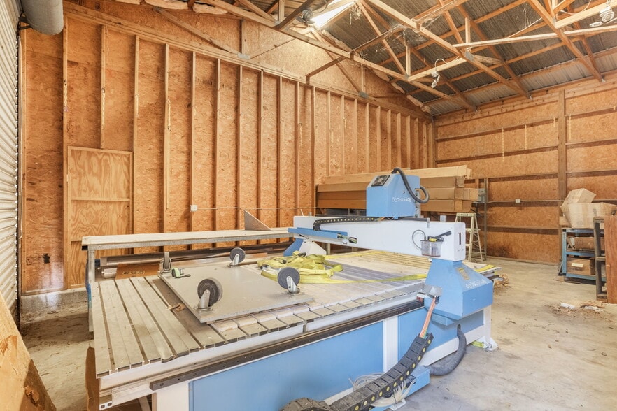 More Photos Of 300 N Dixie Ave, Fruitland Park Self Storage For Sale