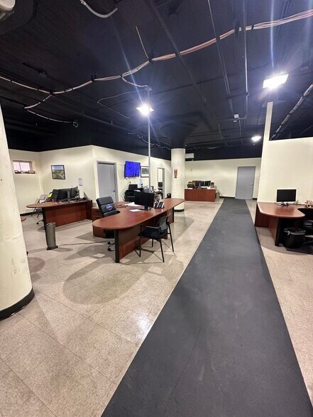 More Photos Of 1819 Flushing Ave, Ridgewood Warehouse For Lease