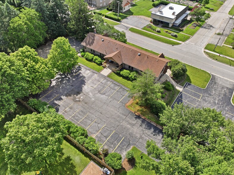 More Photos Of 8265 S Archer Ave, Willow Springs Medical For Lease