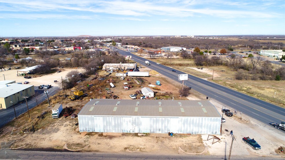 More Photos Of 1902 N Treadaway Blvd, Abilene Showroom For Sale