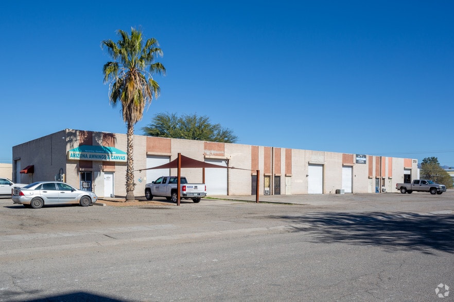 More Photos Of 3705-3715 N Runway Dr, Tucson Unknown For Lease