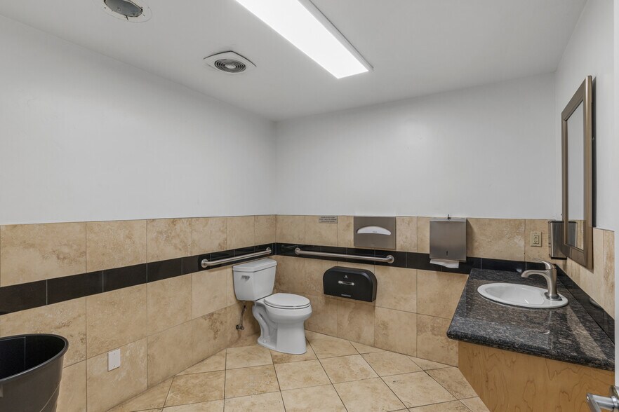 More Photos Of 1113 Castro Way, Sacramento Office For Sale