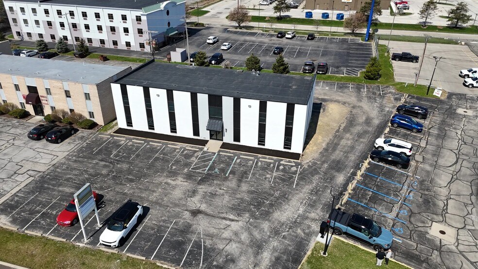 More Photos Of 27493 Holiday Ln, Perrysburg Office For Lease