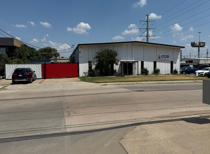 More Photos Of 2333 Joe Field Rd, Dallas Light Manufacturing For Lease